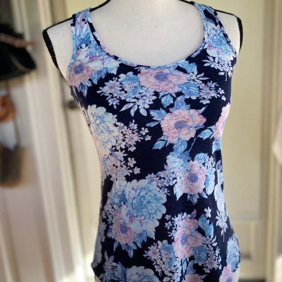 Floral Pattern Tank Top - Picture 1 of 6